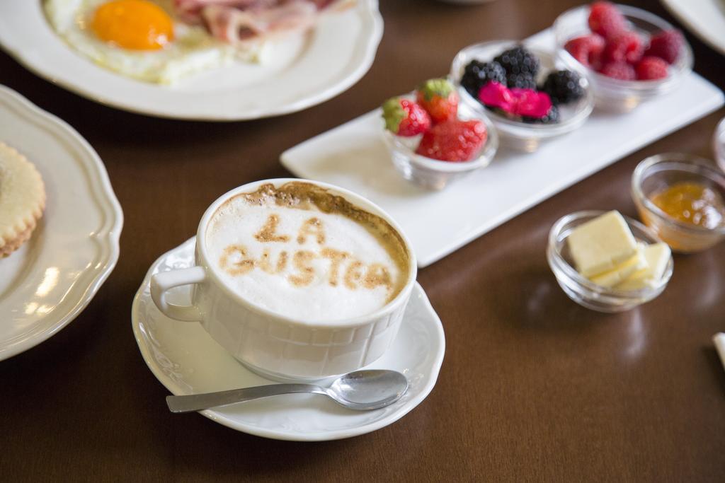 La Gustea Hotel & Cucina Сартеано Екстер'єр фото